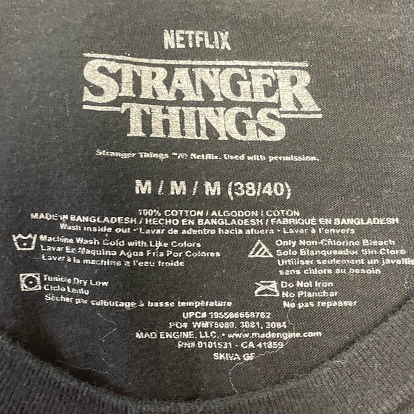 Netflix Stranger Things Womens Medium Cotton Short Sleeve Crew Neck Tee Shirt - Picture 5 of 5
